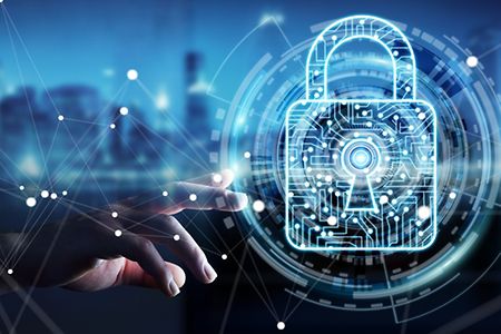 Ein digitales Schloss und links im Bild eine Hand